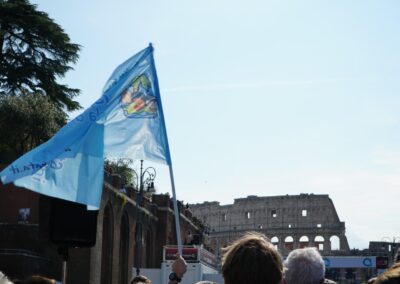 La bandiera di Isla ng Bata al Colosseo